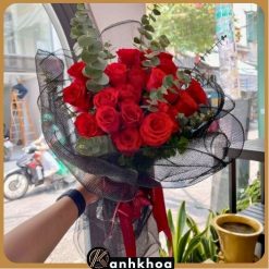 red roses bouquet for birthday in da nang flower shop