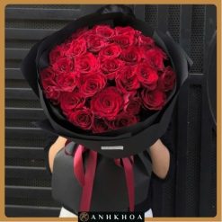 red roses for vbalentine's day in da nang flower shop