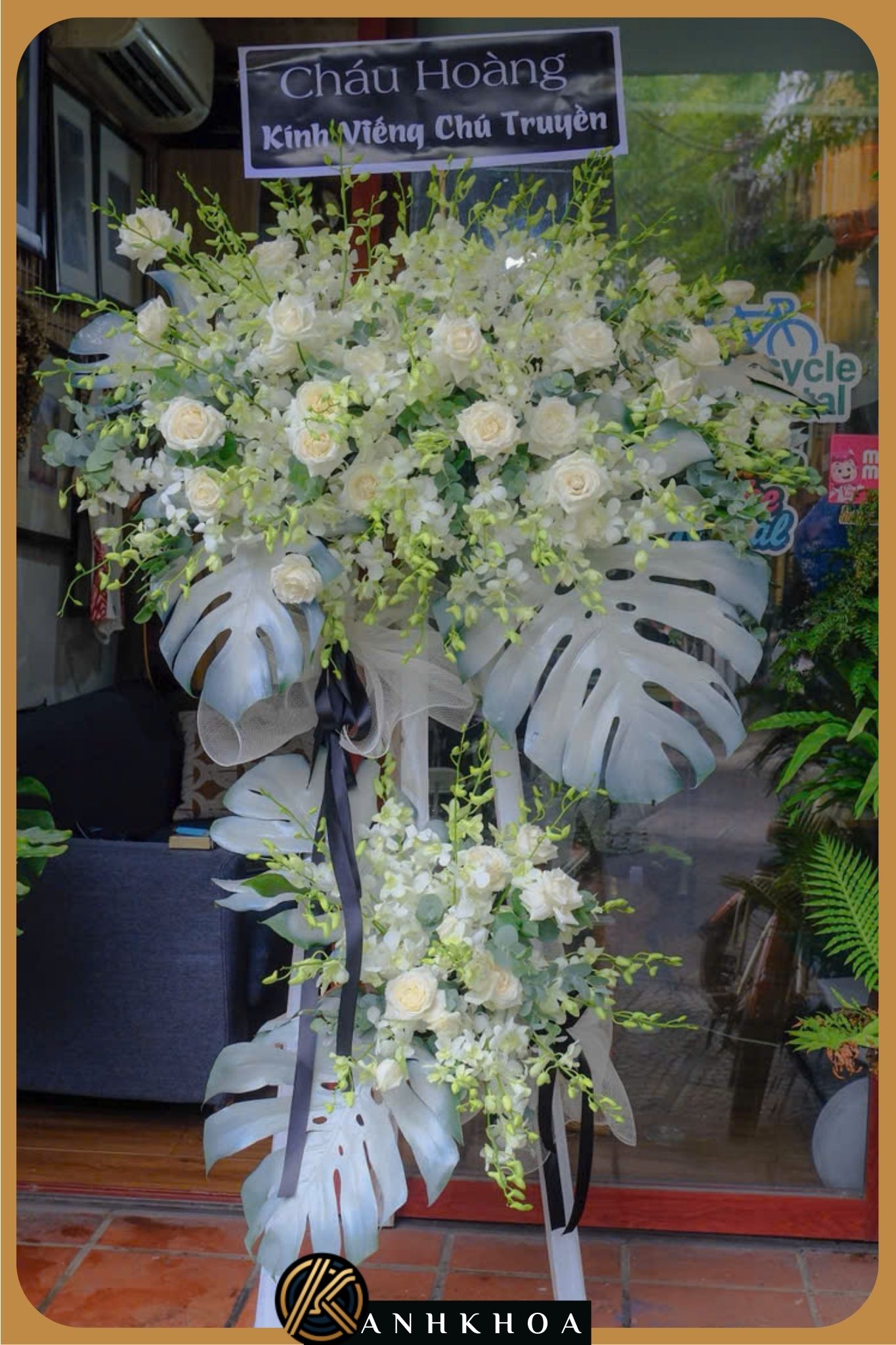 hoa tuoi chia buon hoi an hoa tươi chia buồn tông trắng sang trọng hội an