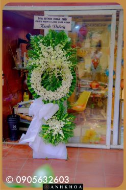 Hoa tươi chia buồn sang trọng, thành kính ở Hội An