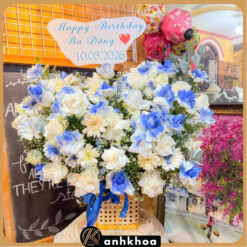 giỏ hoa tươi tông trắng xanh hội an