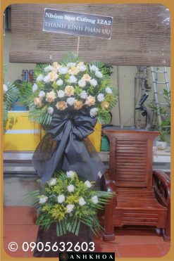 Hoa chia buồn đơn giản nhưng thể hiện lòng thành
