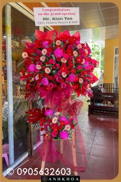 lẵng hoa tươi chúc mừng tông đỏ hồng hội an