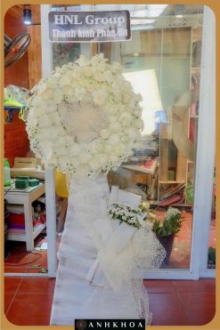 Đặt vòng hoa chia buồn tại shop hoa Hội An