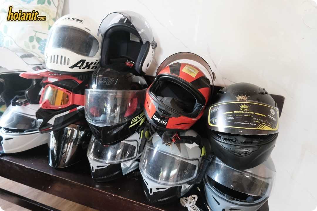 Helmets included with every rental — one reason to choose hoianit.com in Hoi An
