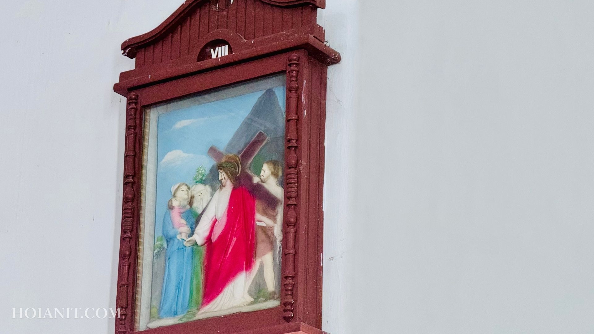 hoi an catholic church2 Colonial-style Catholic church with white walls and cross in Hoi An, Vietnam
