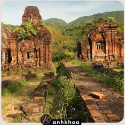 Luxury private car transfer from Hoi An to My Son Sanctuary