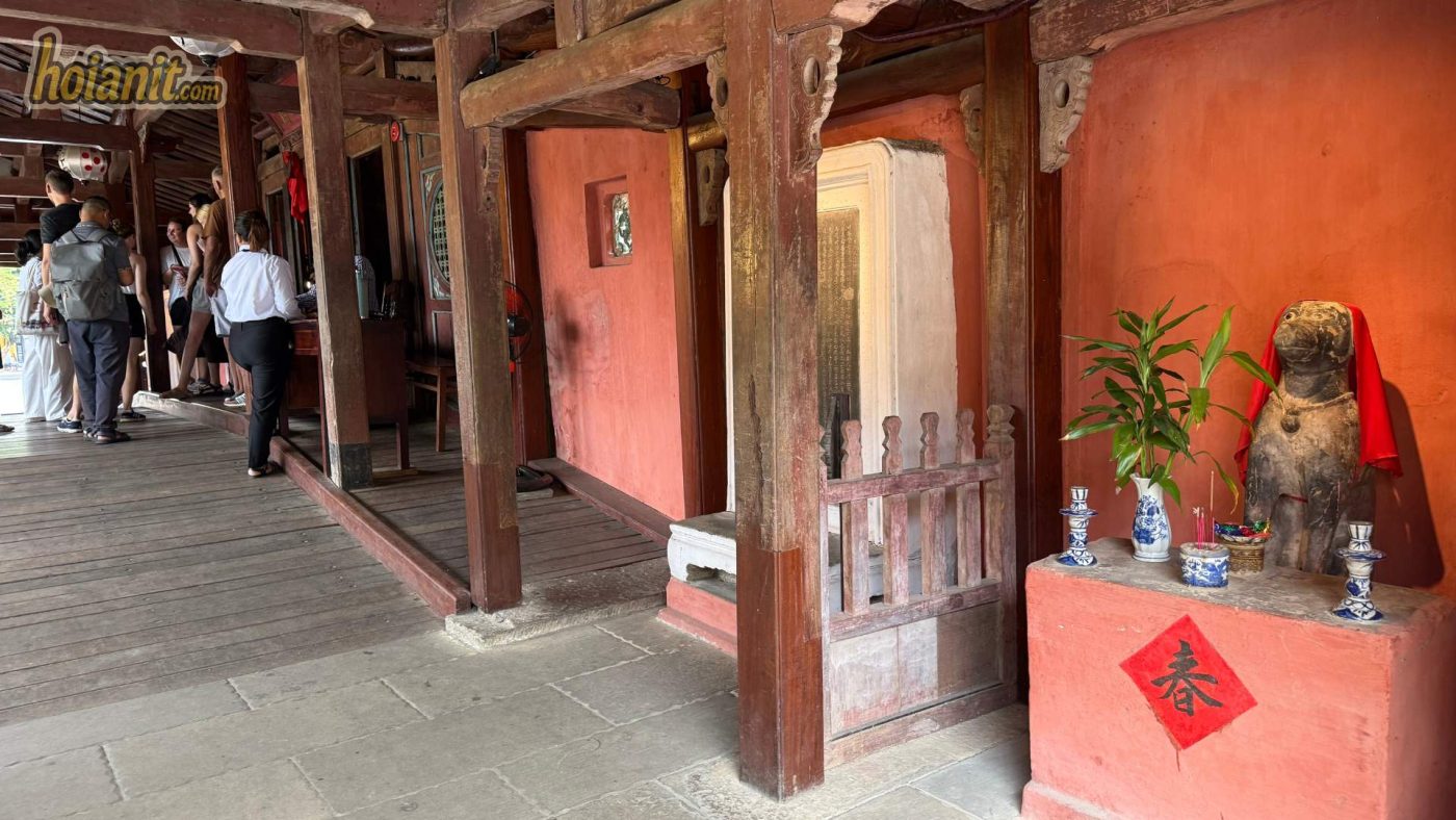Inside the shrine of the Japanese Covered Bridge Hoi An