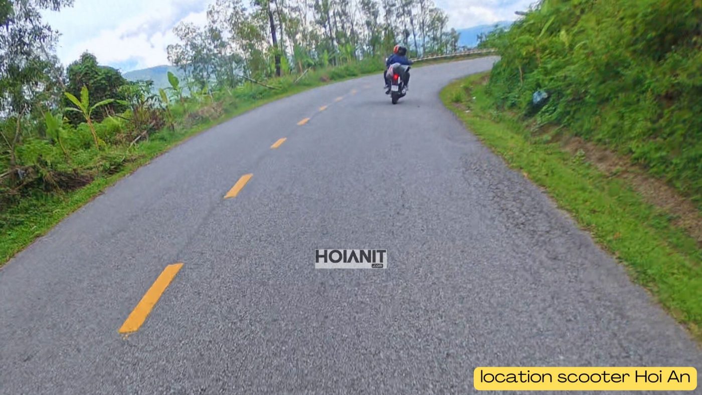 location scooter Hoi An 2 Couple en voyage avec location moto électrique Hoi An