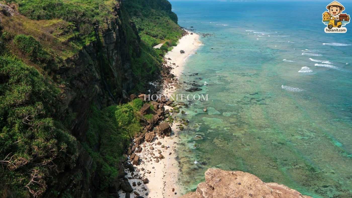 ly son island 00002 Scenic coastal road to Ly Son Island from Hoi An