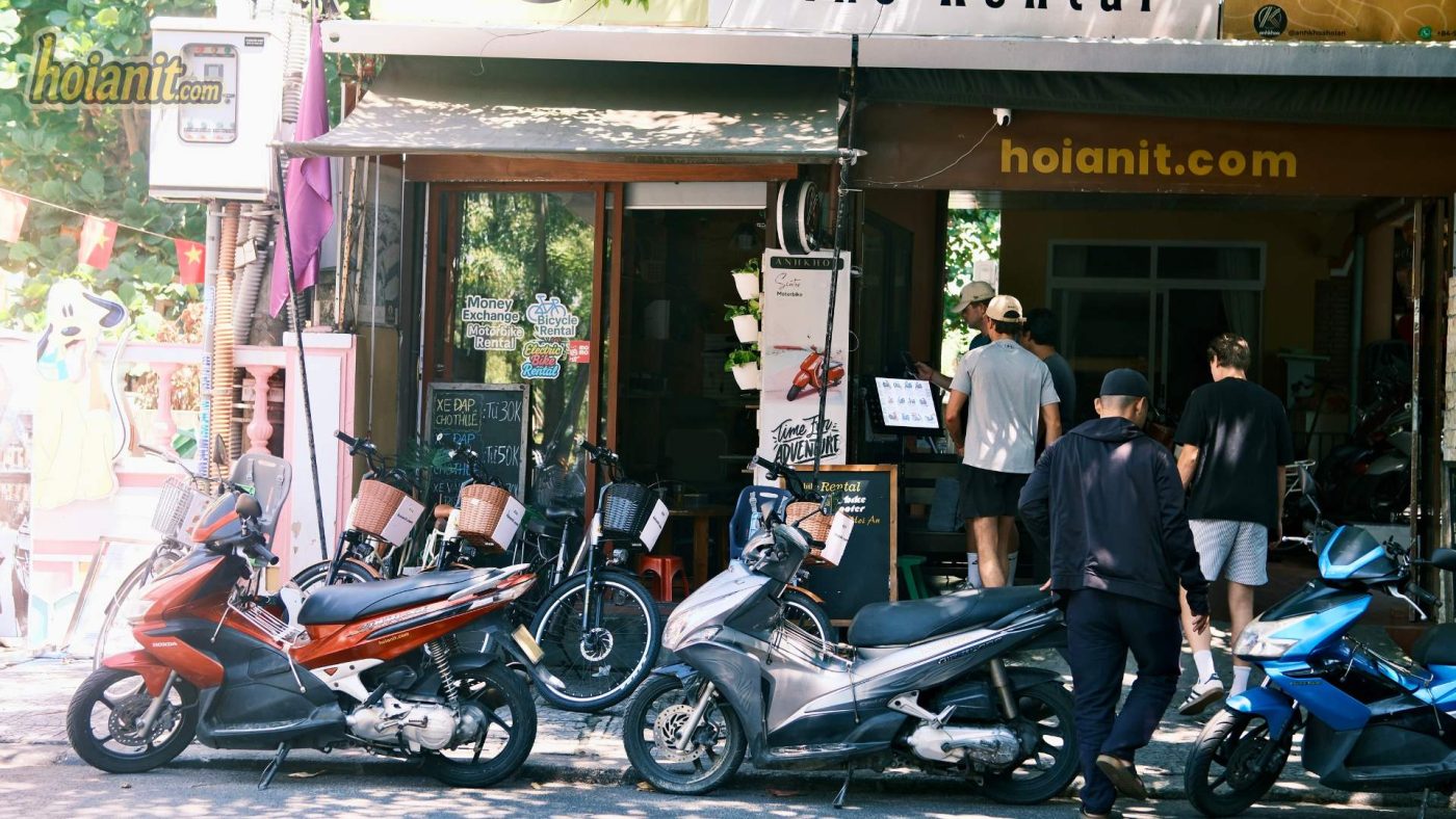Anh Khoa officer at 84 Phan Chau Trinh, Hoi An