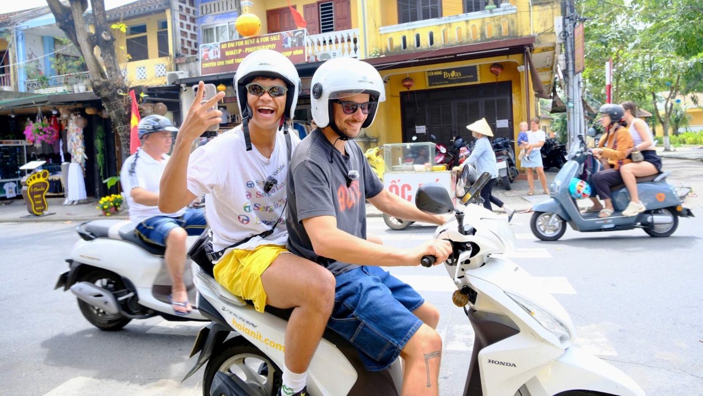 lat tire repair service for motorbike rental in Hoi An