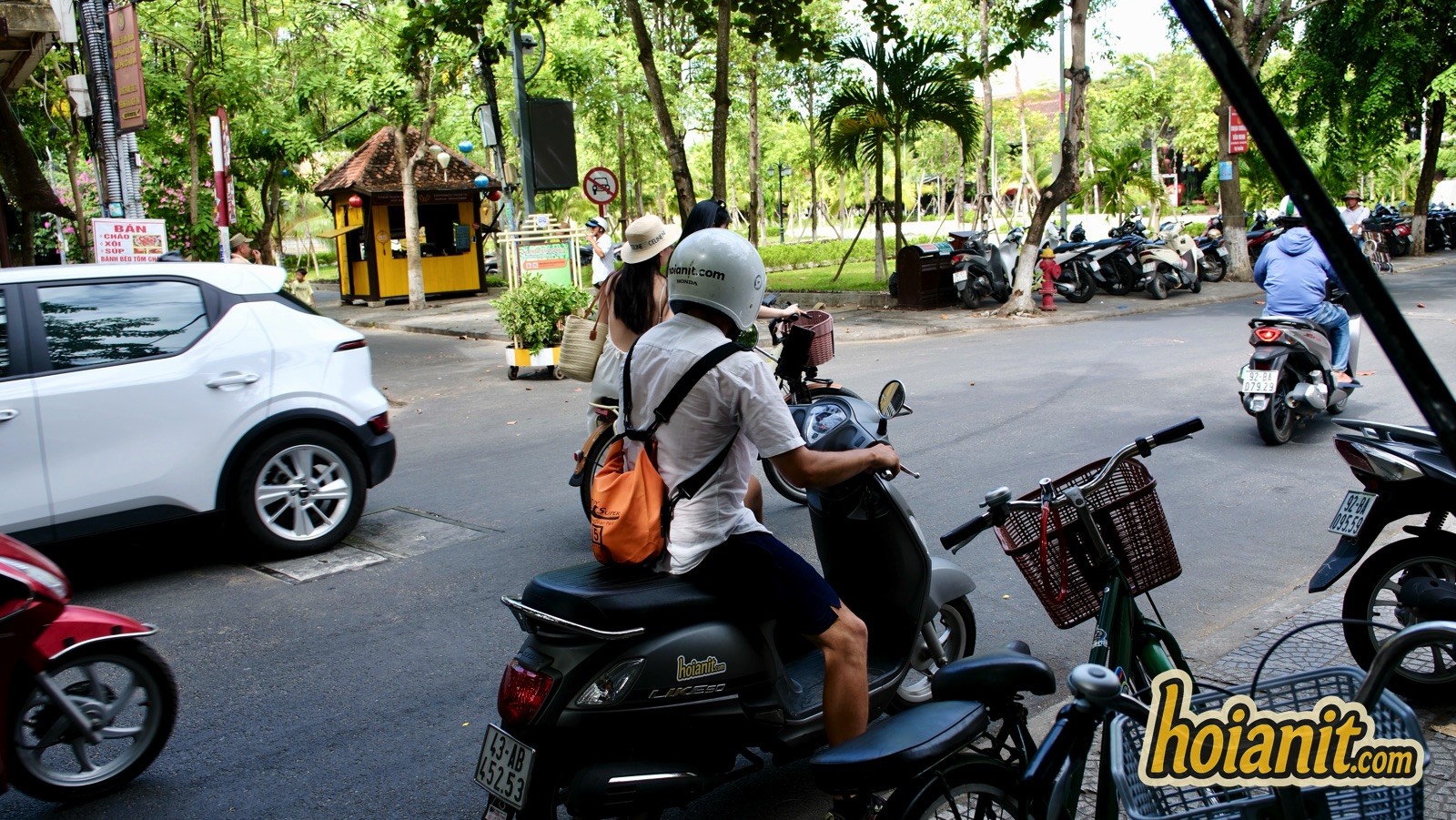 motorbike rental shops in an giang1 Motorbike ready for hire at an An Giang motorbike rental shop