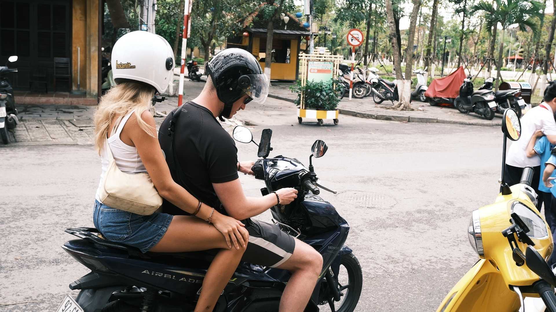 Riding from Hoi An to Marble Mountains