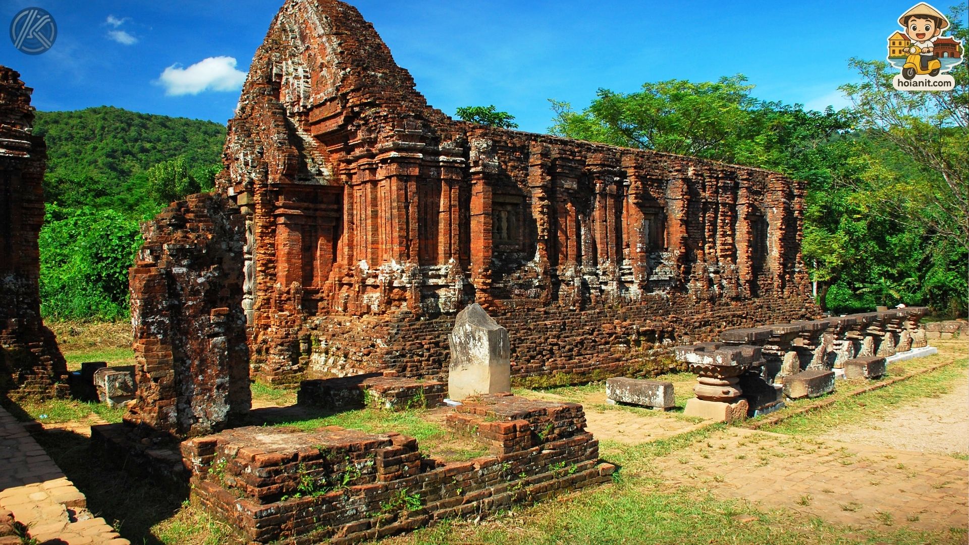 Close view of the mortarless Cham brickwork on a My Son temple wall
