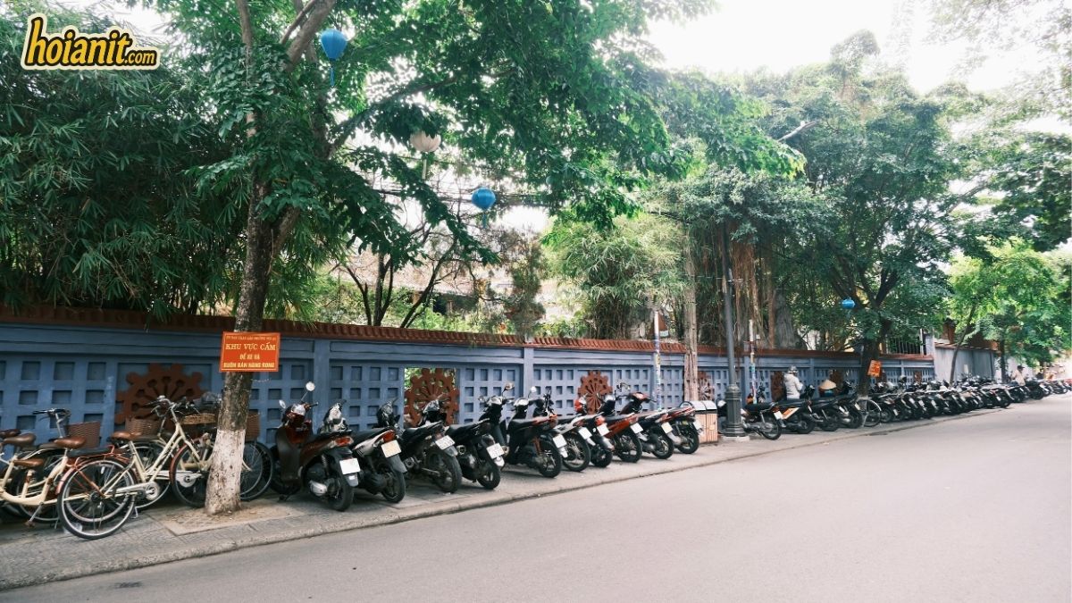 Xe máy và xe đạp gửi tại bãi ở Hội An, phương án di chuyển sau khi gửi ô tô