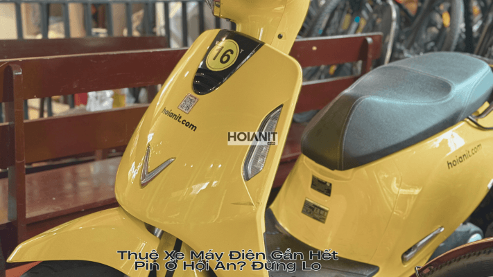 Đi xe máy điện khám phá Hội An không lo hết pin