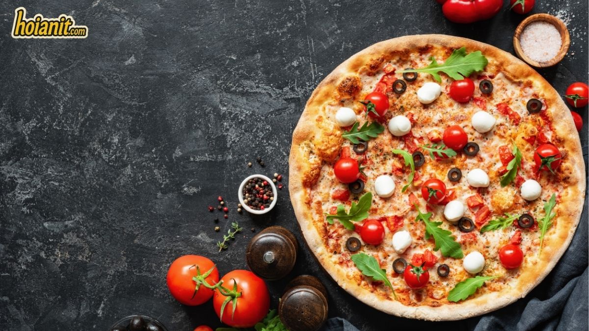 Pizza Hội An margherita với cà chua bi và phô mai mozzarella