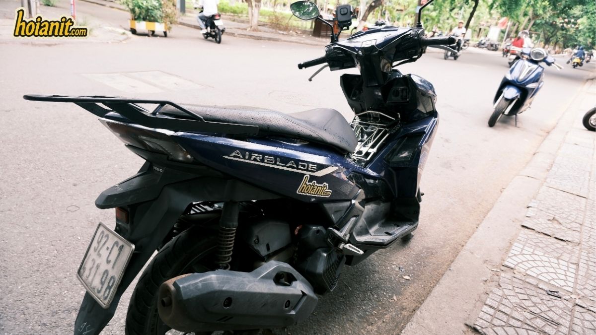 Scooter from a Vinh Phuc motorbike rental parked on the street